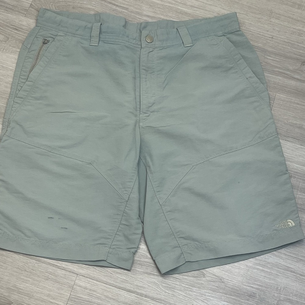 The North Face Shorts Mens 40 Mint Green Cargo Flat Front Outdoor Hike *Read*